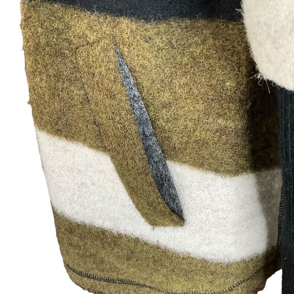 Line The Label Wool Blend Jacket Size S/P Toggle Closure Striped Warm - Picture 9 of 16